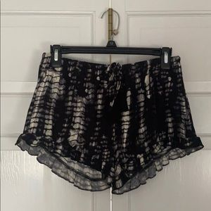 Flowy tie die shorts